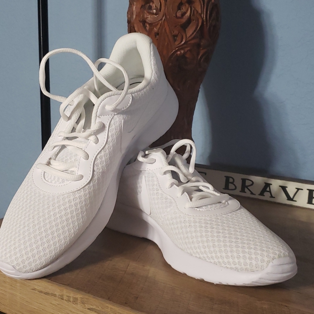 Mens nike tennis shoes